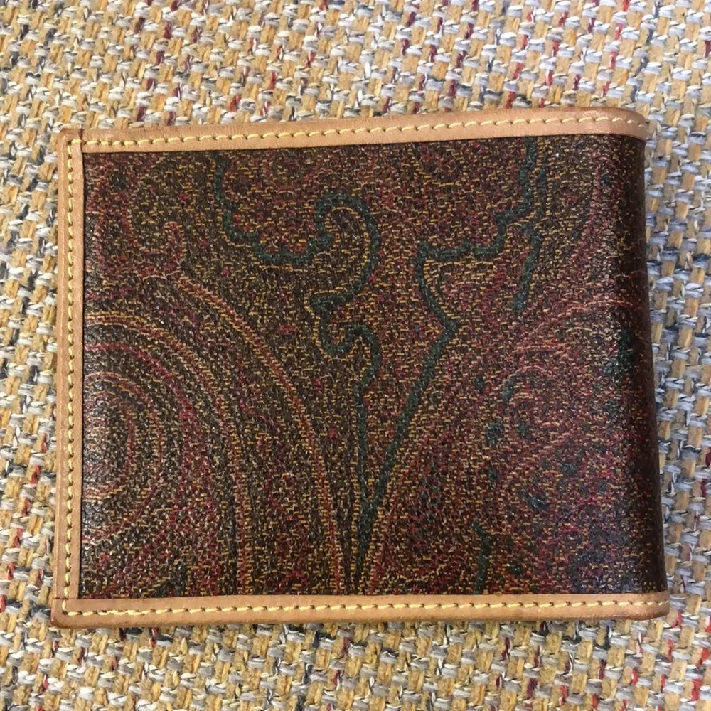 ETRO Milano Red Paisley NIB Coated Canvas Vachetta Bifold Wallet